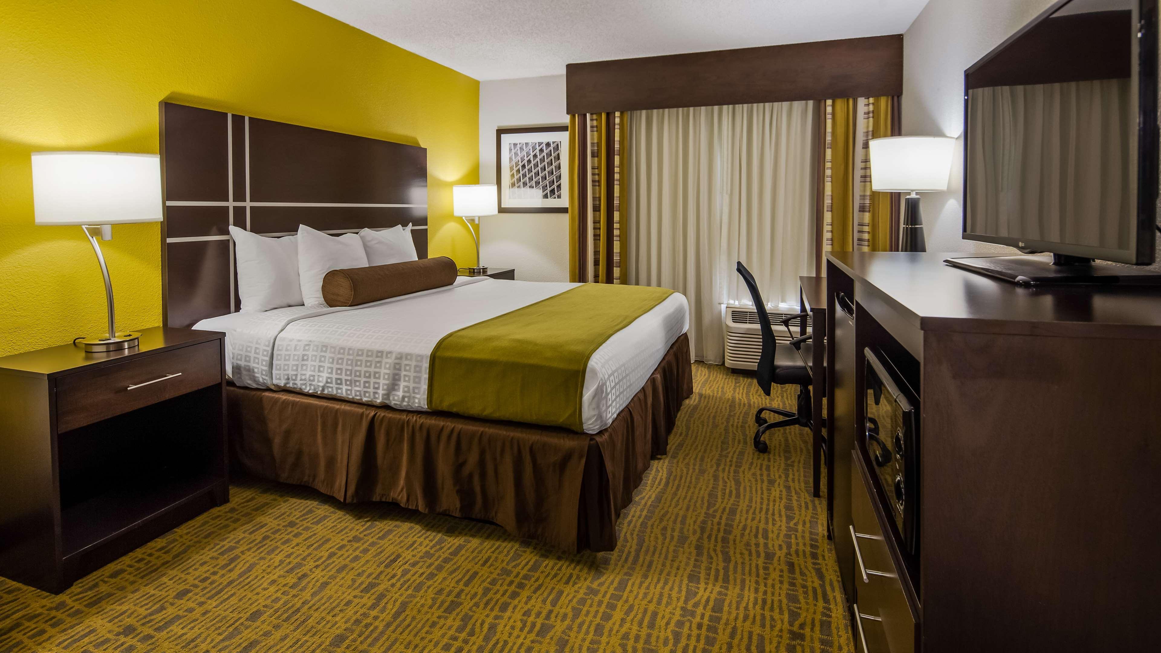 Best Western Plus Hanes Mall Уинстон-Сейлем Экстерьер фото