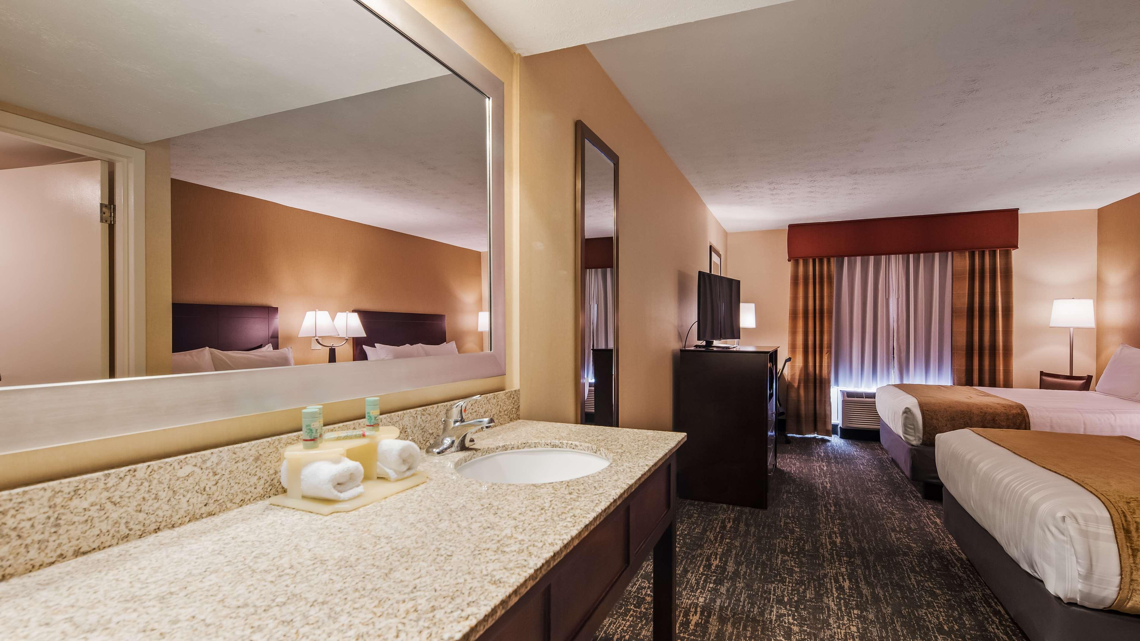 Best Western Plus Hanes Mall Уинстон-Сейлем Экстерьер фото