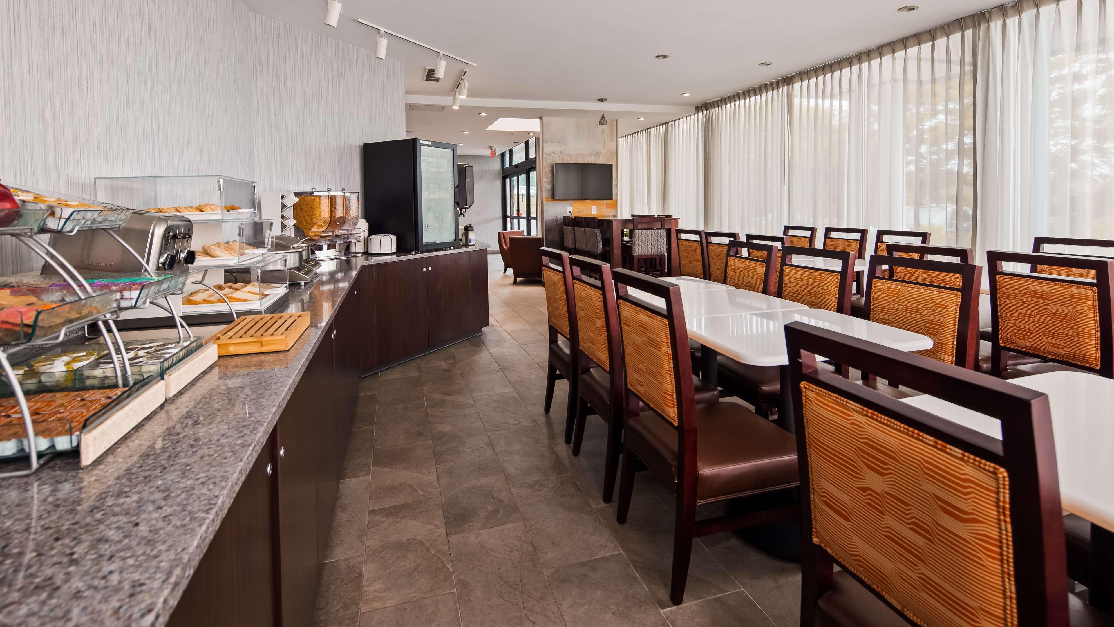 Best Western Plus Hanes Mall Уинстон-Сейлем Экстерьер фото