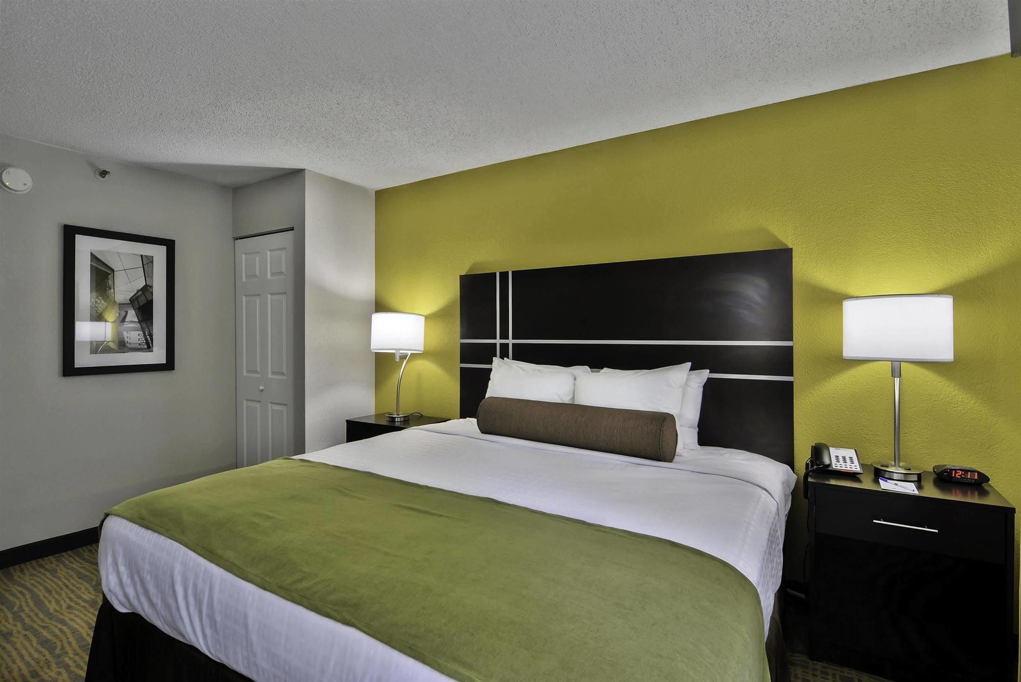 Best Western Plus Hanes Mall Уинстон-Сейлем Экстерьер фото