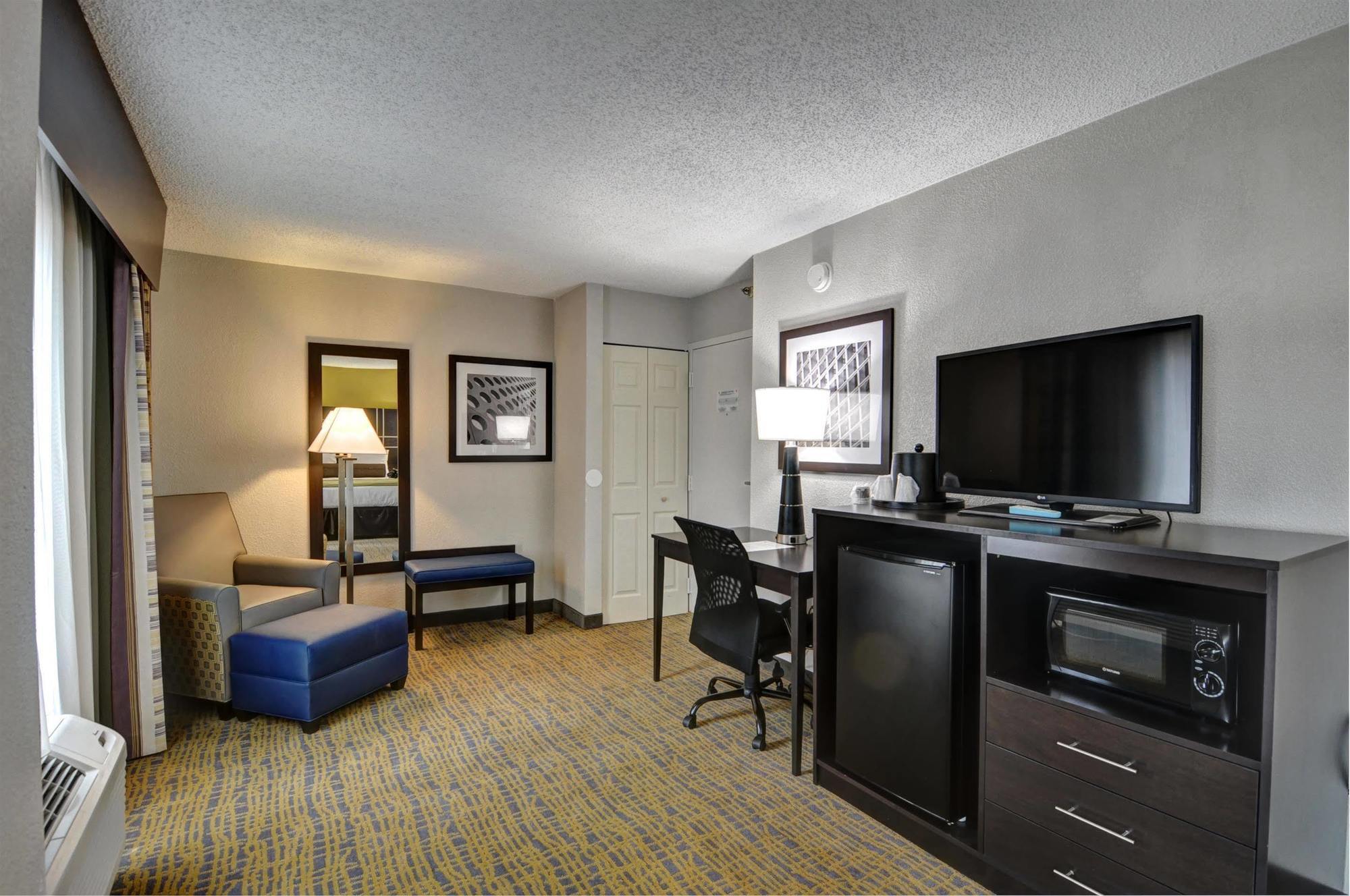 Best Western Plus Hanes Mall Уинстон-Сейлем Экстерьер фото